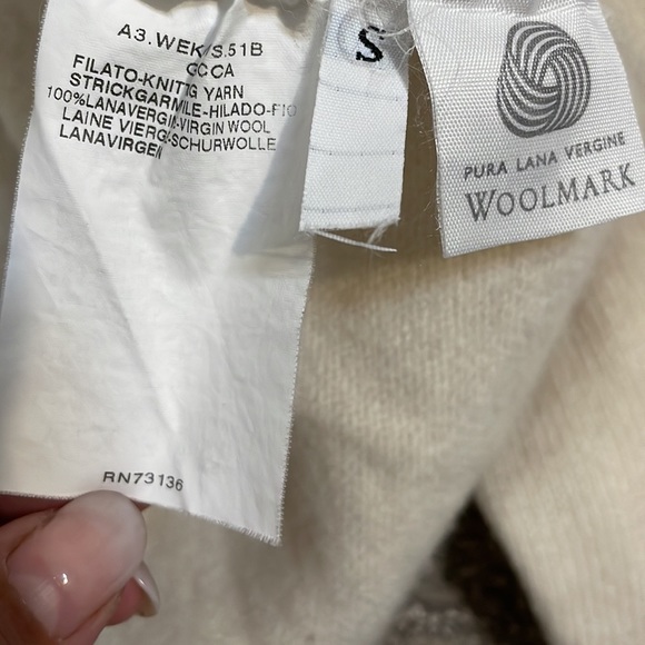 Weekend Maxmara 100% Virgin wool cardigan fits like XS to S - Picture 9 of 9